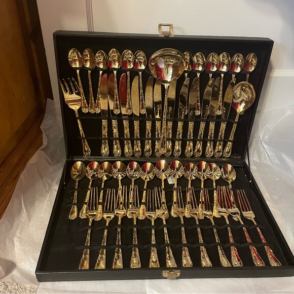 not branded Other - SOLD-Gold tone flatware set